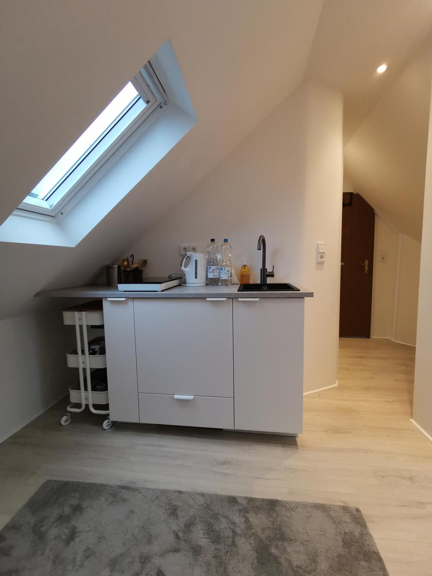 Dachzimmer Mit Kochecke Und Duschbad, Nahe Messe Hannover Eksteriør bilde